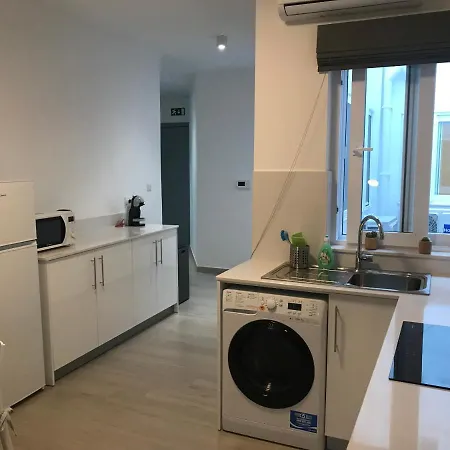 The Three Trees Apartment *