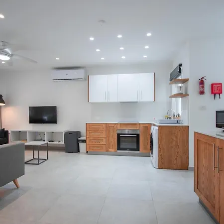 The Three Trees Apartment